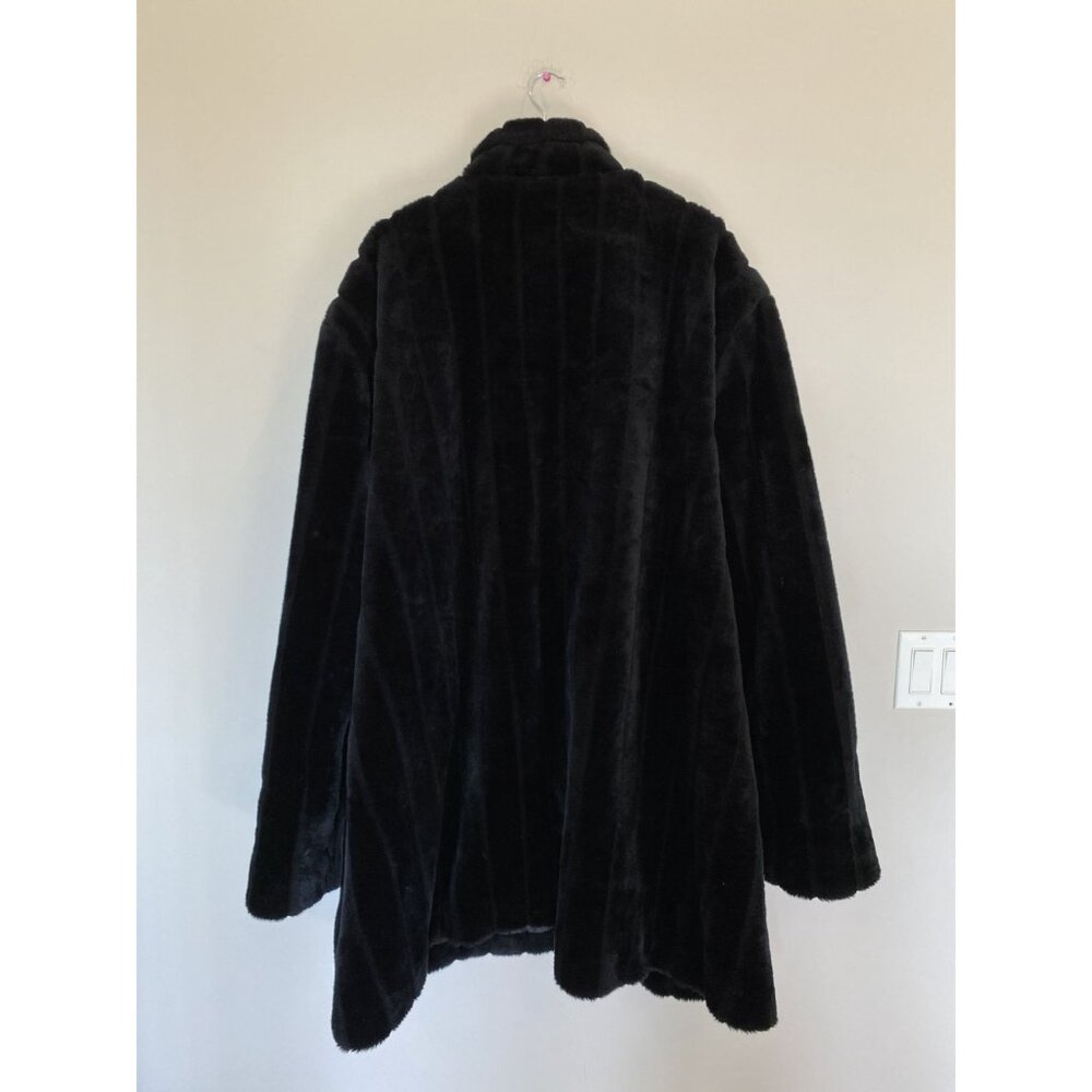 Women’s 3X Faux Fur Jacket - Picture 3 of 10